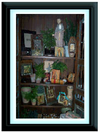 Artistic collectables by Essa are old religious symbols put on old tin, canvas or wood.